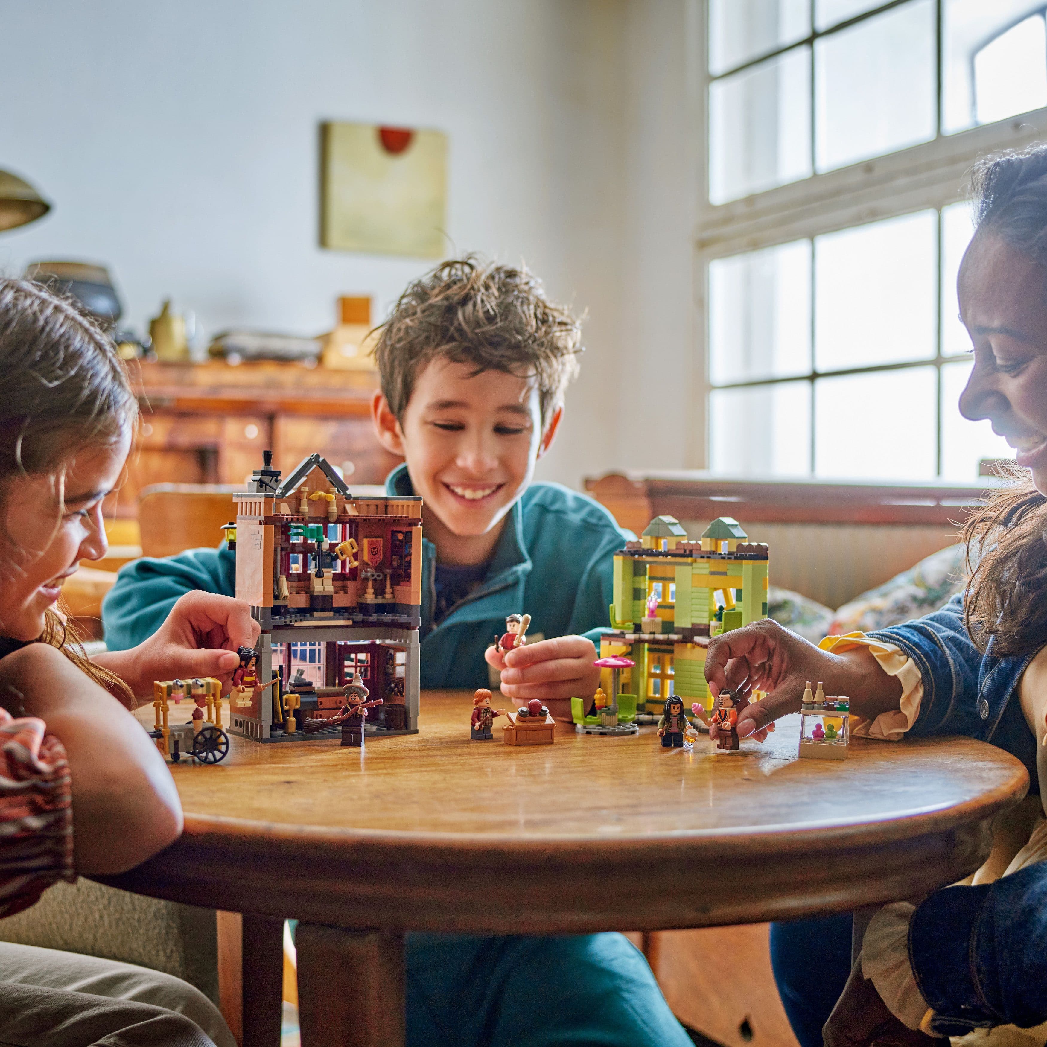 Lego Harry Potter 76452 Quality Quidditch Supplies & Ice Cream Parlour - TOYFACTORY