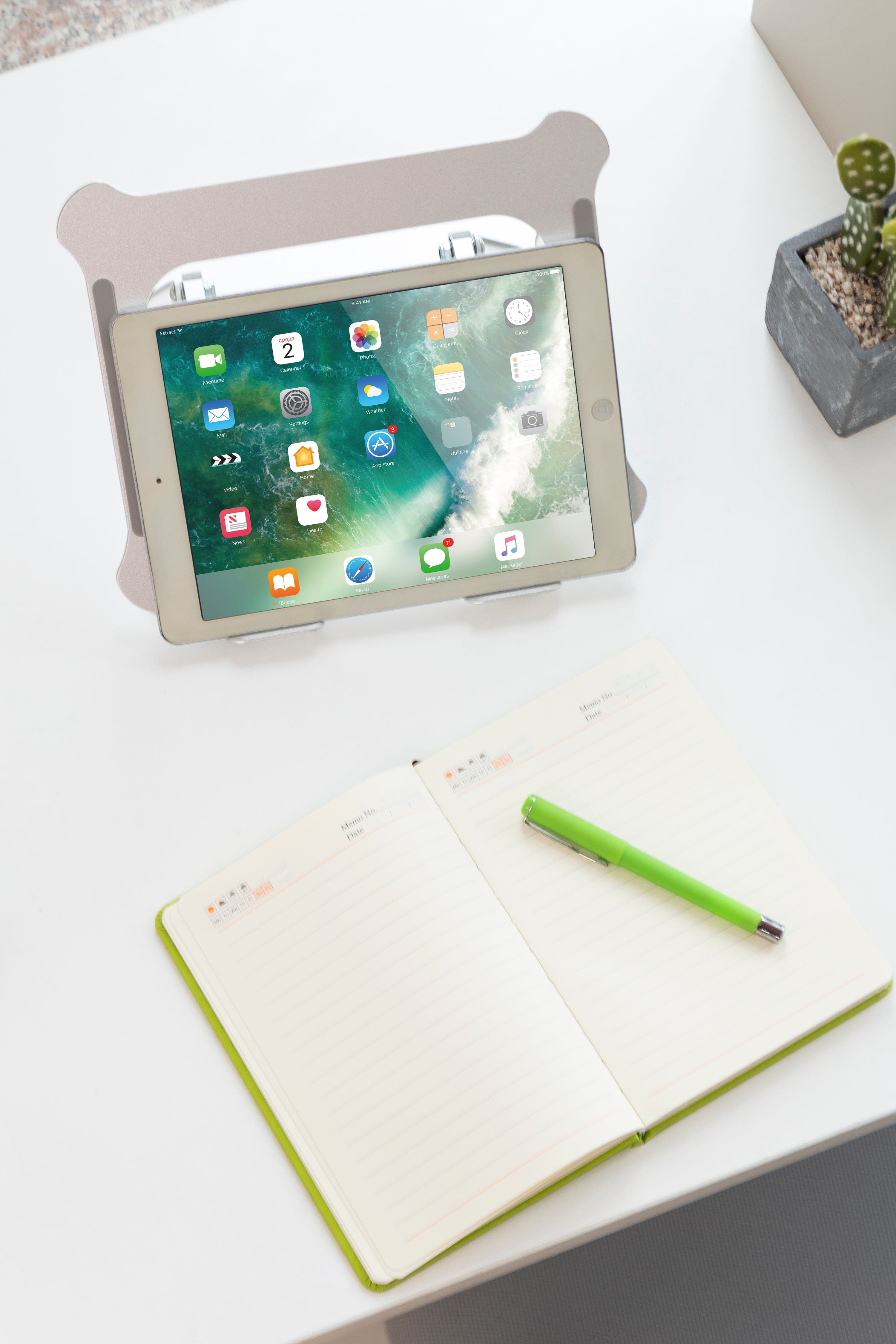 ProperAV Aluminium Construction Fully Adjustable Laptop or Tablet Stand - Silver - TOYFACTORY