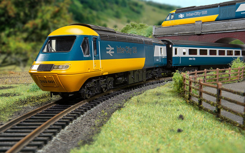 Hornby R1289M BR Intercity 125 High Speed Retro Train Set