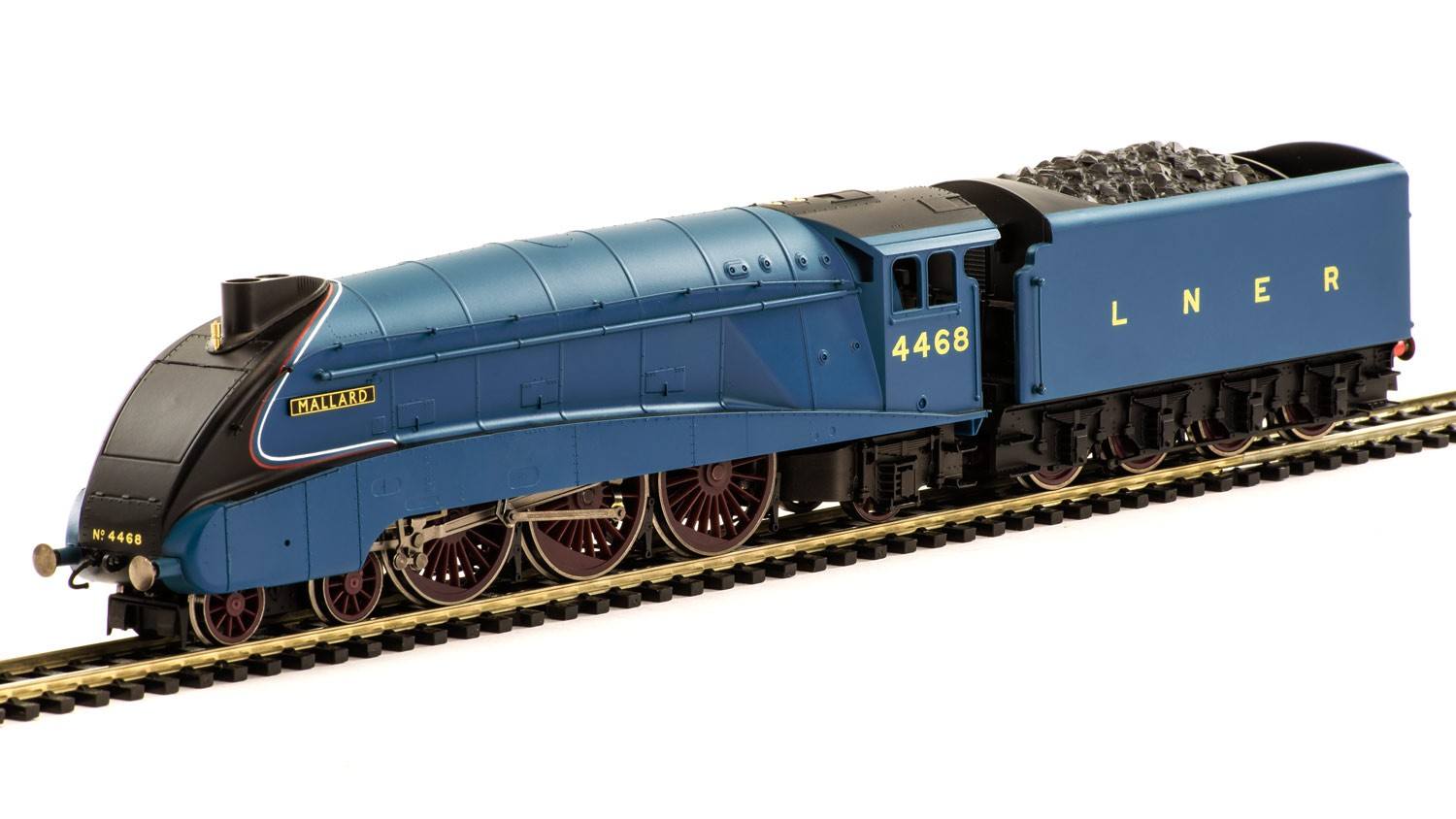 Hornby R3371 RailRoad LNER, A4 Class, 4-6-2, 4468 ‘Mallard’ Steam Locomotive - Era 3