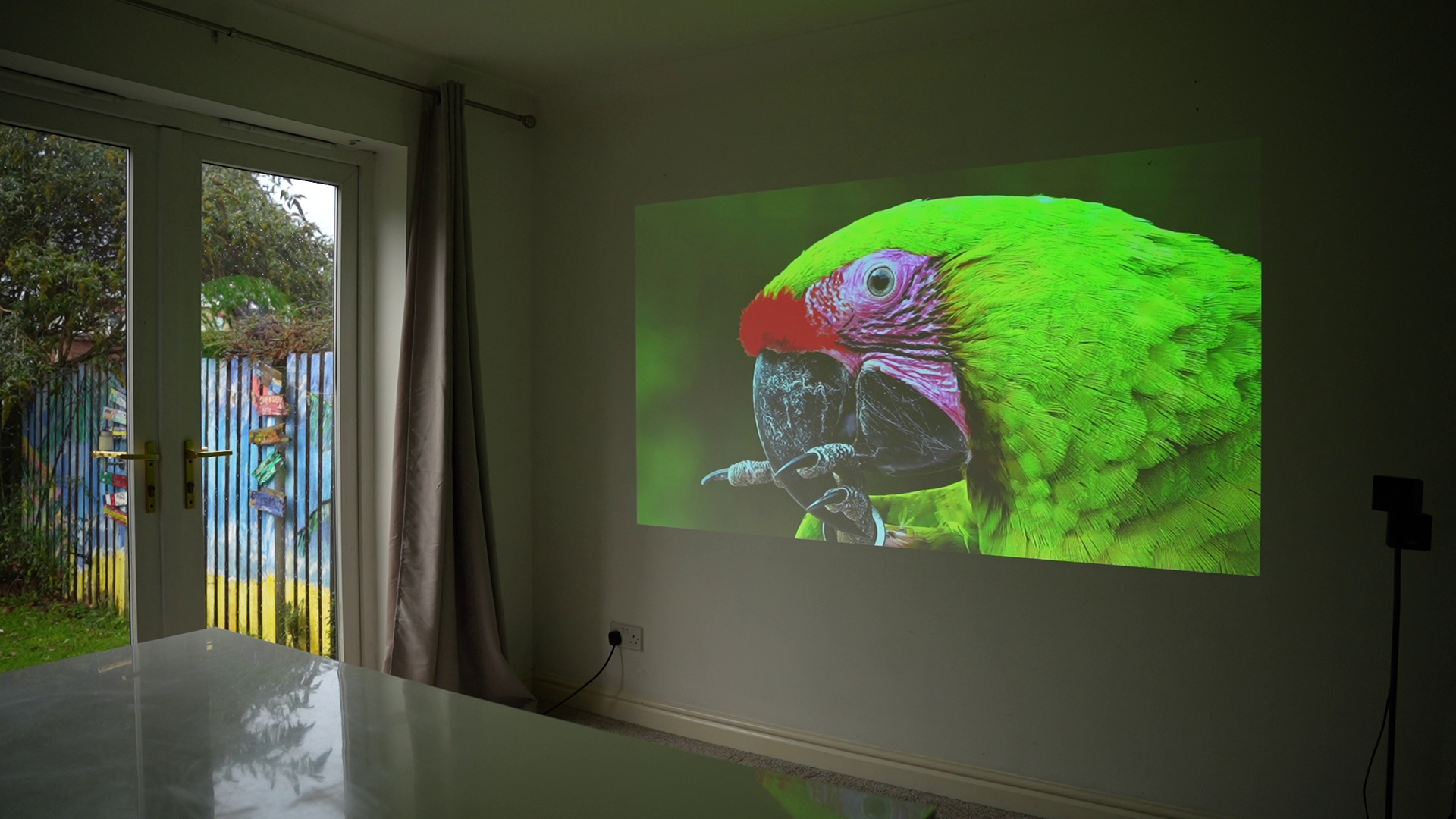 Pico Genie M550 Plus 4.0 1080p Smart Projector (650 lms Full HD Ultra Portable) - TOYFACTORY