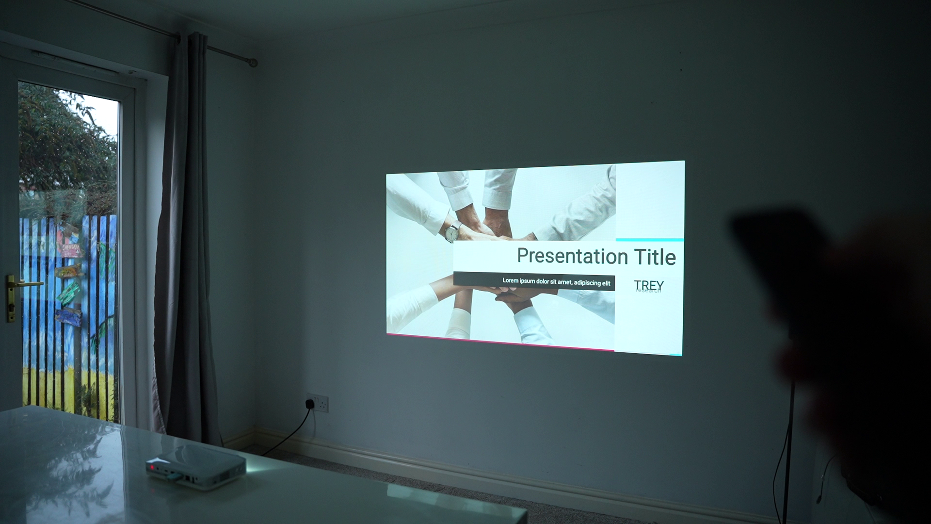 Pico Genie M550 Plus 4.0 1080p Smart Projector (650 lms Full HD Ultra Portable) - TOYFACTORY